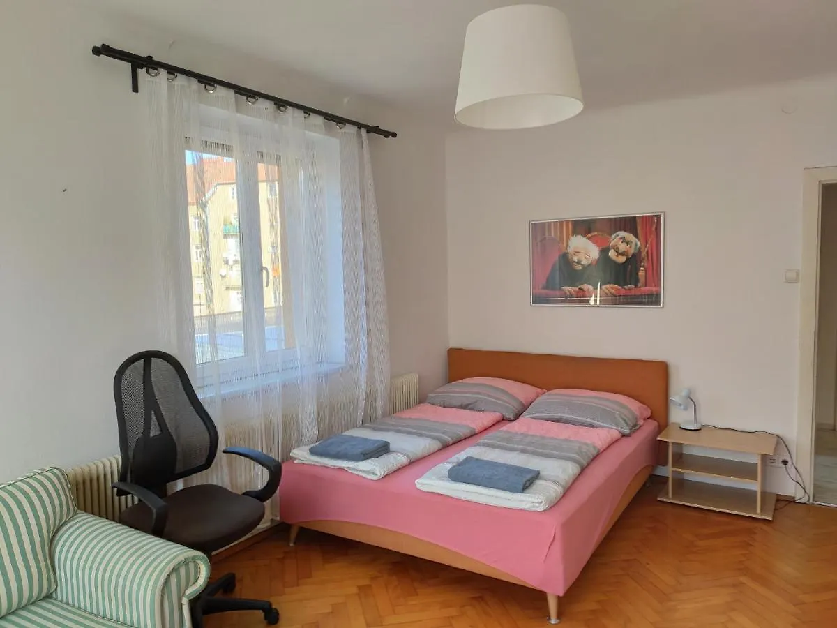 Δωμάτια σε οικογενειακή κατοικία Schones Und Sonniges Balkonzimmer Γκρατς