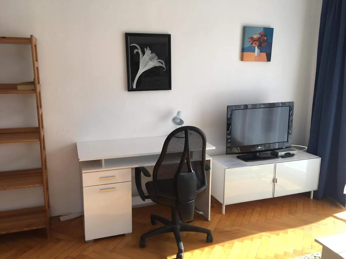 Homestay Schones Und Sonniges Balkonzimmer Graz Austria