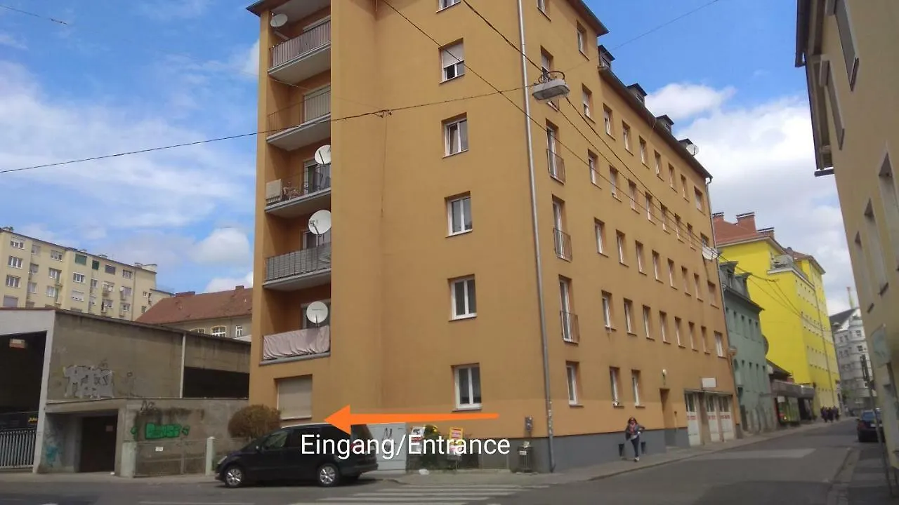Schones Und Sonniges Balkonzimmer Graz
