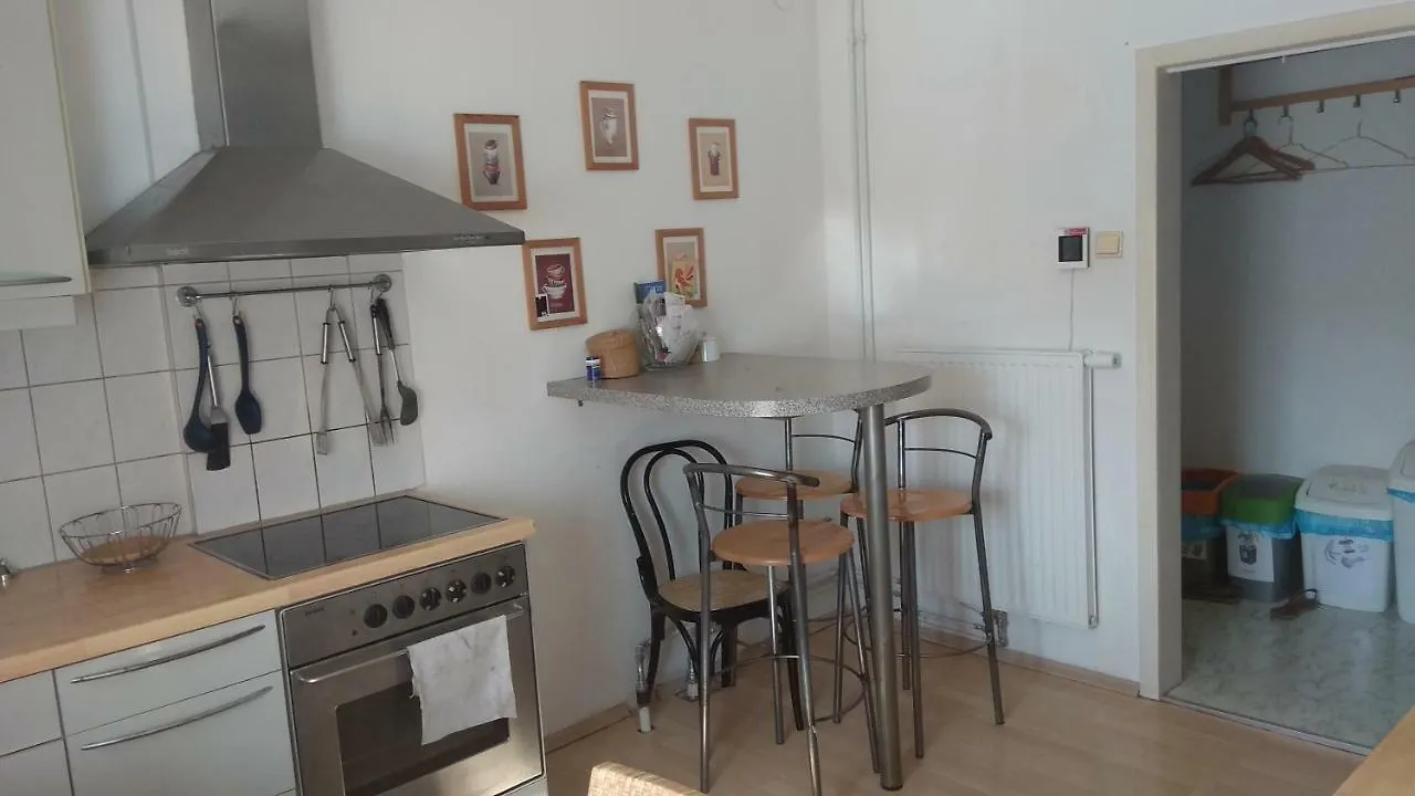 Schones Und Sonniges Balkonzimmer Graz